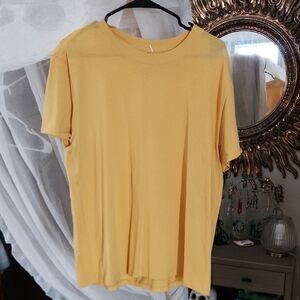 Lululemon Athletica Yellow Short Sleeve Tee
